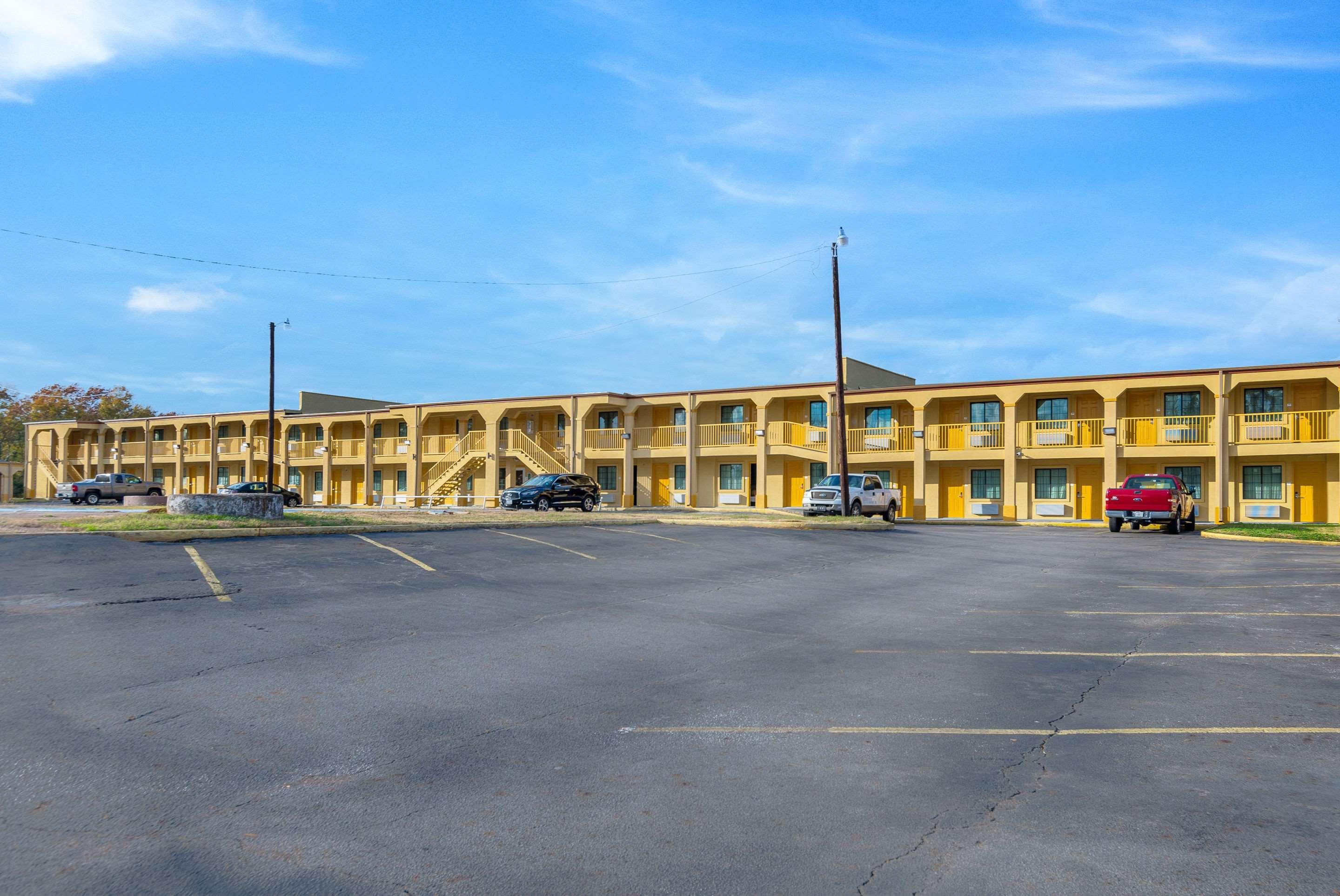 Отель Super 8 By Wyndham Palestine Tx Экстерьер фото